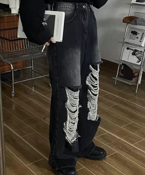 CELENA BEATS（セレナビーツ）の「クラッシュ ダメージ ワイド ストレート デニムパンツ（デニムパンツ・メンズ・ブルー/ブラック・L/M）」の16枚目の写真
