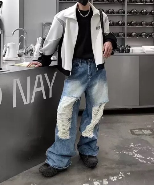 CELENA BEATS（セレナビーツ）の「クラッシュ ダメージ ワイド ストレート デニムパンツ（デニムパンツ・メンズ・ブルー/ブラック・L/M）」の7枚目の写真