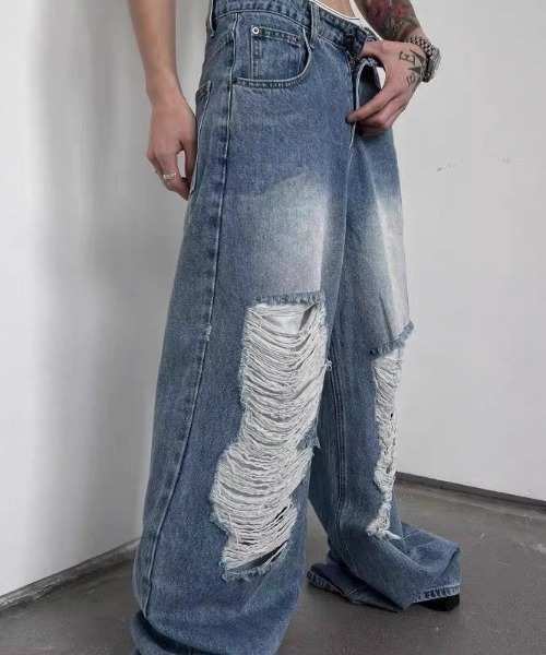 CELENA BEATS（セレナビーツ）の「クラッシュ ダメージ ワイド ストレート デニムパンツ（デニムパンツ・メンズ・ブルー/ブラック・L/M）」の4枚目の写真