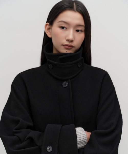 MUSINSA STANDARD WOMAN（ムシンサスタンダードウーマン）の「ウィメンズウールブレンドボリュームスリーブバルマカンローブコート[ブラック]（チェスターコート・レディース・その他・X-SMALL/MEDIUM/SMALL/LARGE）」の3枚目の写真