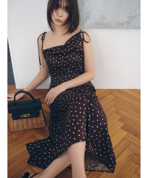 FRAY I.D（フレイアイディー）の「タックドレープキャミワンピース（ワンピース・レディース・アイボリー/ライトブルー/ブラウン・0/1）」の2枚目の写真