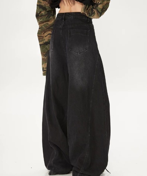 almo(アルモ)の「【LAMPOON】アイレットデザインカーブデニムパンツ(デニムパンツ・レディース・ブラック・MEDIUM/SMALL/X-LARGE/LARGE)」の4枚目の写真