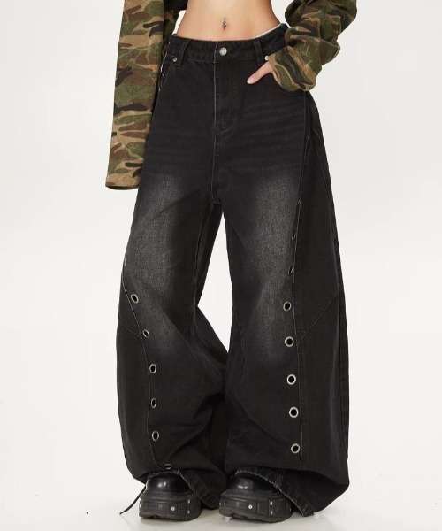 almo(アルモ)の「【LAMPOON】アイレットデザインカーブデニムパンツ(デニムパンツ・レディース・ブラック・MEDIUM/SMALL/X-LARGE/LARGE)」の8枚目の写真