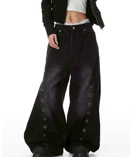 almo(アルモ)の「【LAMPOON】アイレットデザインカーブデニムパンツ(デニムパンツ・レディース・ブラック・MEDIUM/SMALL/X-LARGE/LARGE)」の14枚目の写真