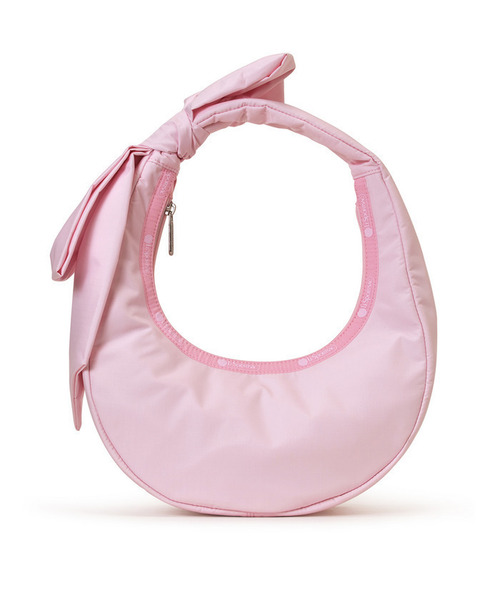 LeSportsac(レスポートサック)の「BOW CRESCENT SHOULDER ピンクボウズ(ショルダーバッグ・レディース・ピンク・FREE)」の4枚目の写真