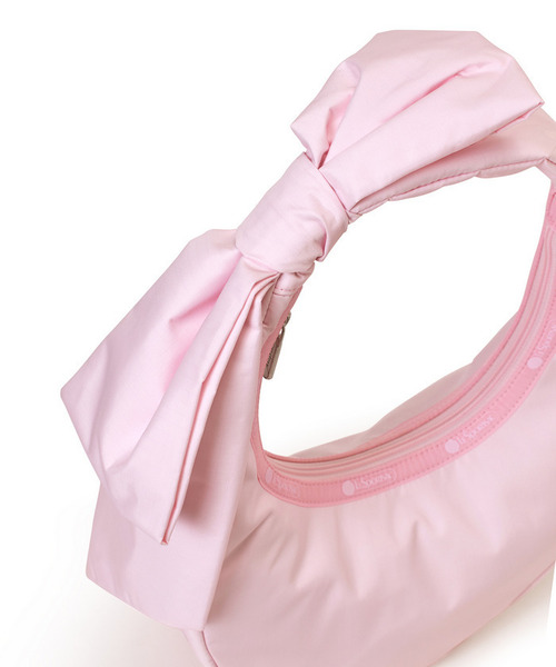 LeSportsac(レスポートサック)の「BOW CRESCENT SHOULDER ピンクボウズ(ショルダーバッグ・レディース・ピンク・FREE)」の7枚目の写真