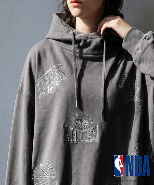 antiqua(アンティカ)の「NBA公式 刺繍ロゴ 裏毛 フーディー(パーカー・レディース・ブラック/ダークグレー/杢グレー・ONESIZE)」の15枚目の写真