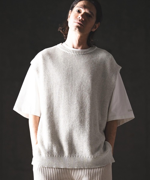 GLIMCLAP(グリムクラップ)の「mcg3763-Soft Gauge Knit Vest ニットベスト(201-012-gls-cg)(ベスト・メンズ・グレー/オフホワイト/ブルー/ブラック・S/L/M)」の2枚目の写真