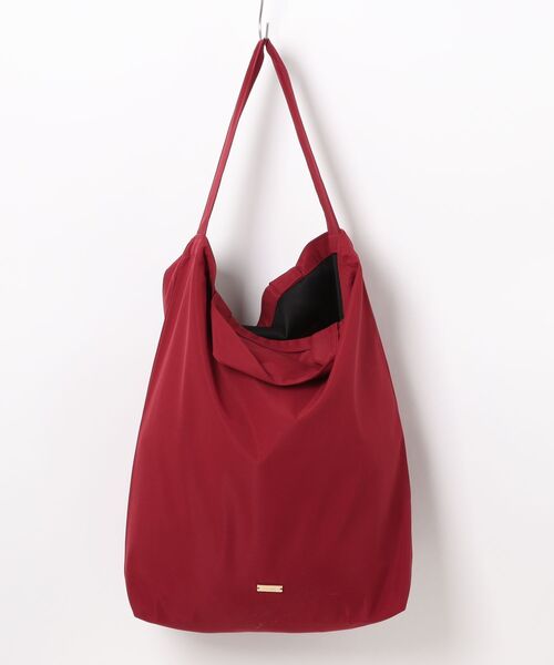 Scrap Book(スクラップブック)の「【atneK】gold plate tote bag / ゴールドプレートトートバッグ(トートバッグ・レディース・レッド・FREE)」の1枚目の写真