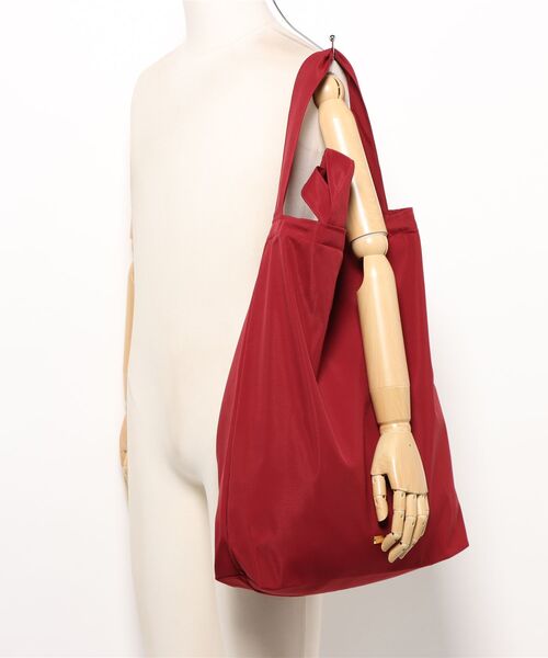 Scrap Book(スクラップブック)の「【atneK】gold plate tote bag / ゴールドプレートトートバッグ(トートバッグ・レディース・レッド・FREE)」の5枚目の写真
