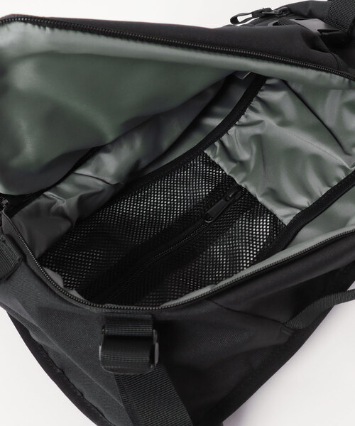 THE NORTH FACE(ザノースフェイス)の「THE NORTH FACE/ザ・ノース・フェイス ボディバッグ LEAP SLING NM72600(バックパック/リュック・メンズ・ブラック/オフホワイト・FREE)」の16枚目の写真