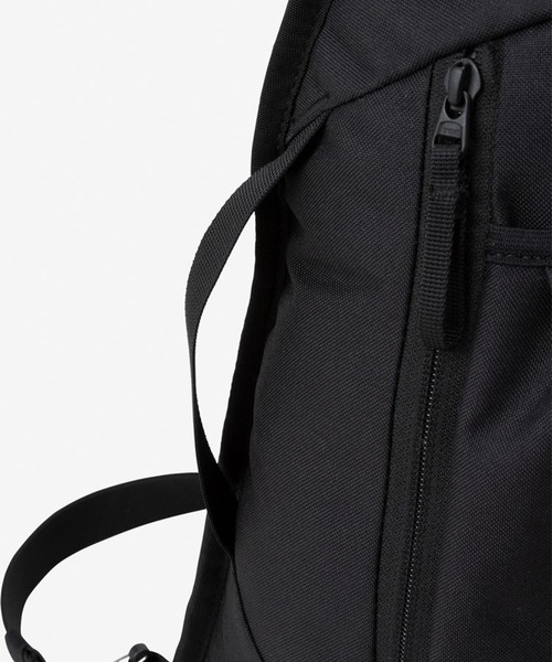 THE NORTH FACE(ザノースフェイス)の「THE NORTH FACE/ザ・ノース・フェイス ボディバッグ LEAP SLING NM72600(バックパック/リュック・メンズ・ブラック/オフホワイト・FREE)」の5枚目の写真