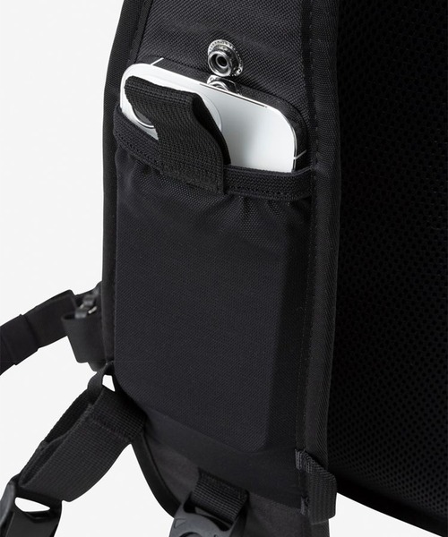 THE NORTH FACE(ザノースフェイス)の「THE NORTH FACE/ザ・ノース・フェイス ボディバッグ LEAP SLING NM72600(バックパック/リュック・メンズ・ブラック/オフホワイト・FREE)」の7枚目の写真