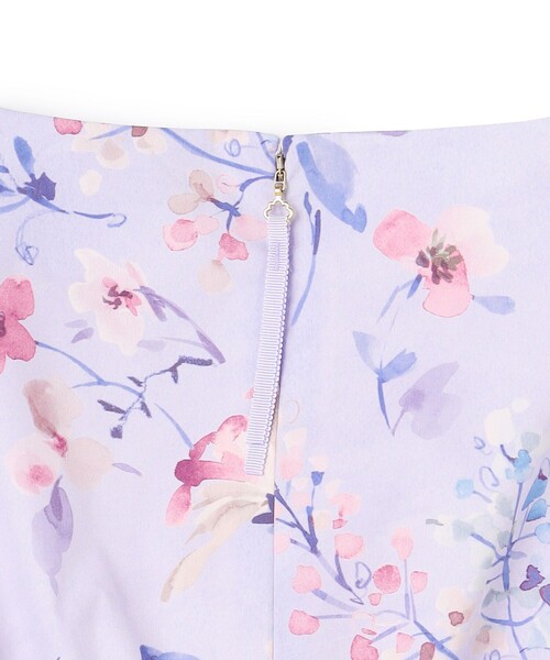 TOCCA(トッカ)の「FLORAL BLISS ドレス(ワンピース・レディース・アイボリー系5/ライラック系5・00/0/2/4/6)」の5枚目の写真