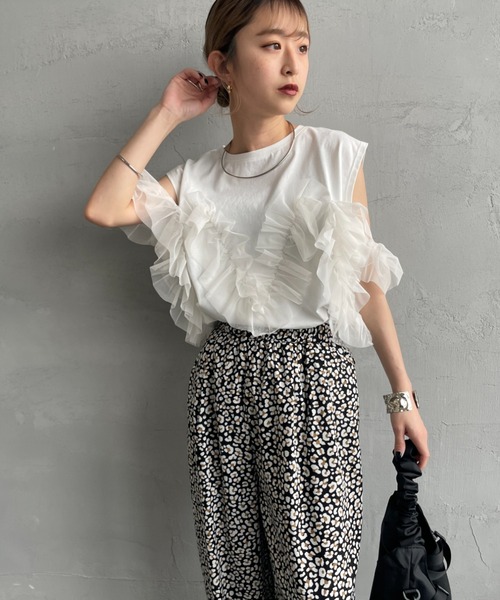 nenom（ネノム）の「[nenom/ネノム] マルチWAY ビスチェ風チュールフリルドッキングノースリーブTシャツ【追加】（Tシャツ/カットソー・レディース・チャコールグレー/オフホワイト/ライトグレー/ブラック・F）」の10枚目の写真