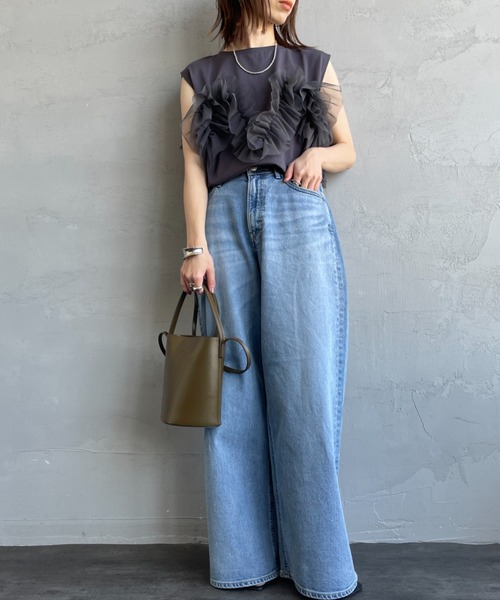 nenom（ネノム）の「[nenom/ネノム] マルチWAY ビスチェ風チュールフリルドッキングノースリーブTシャツ【追加】（Tシャツ/カットソー・レディース・チャコールグレー/オフホワイト/ライトグレー/ブラック・F）」の8枚目の写真