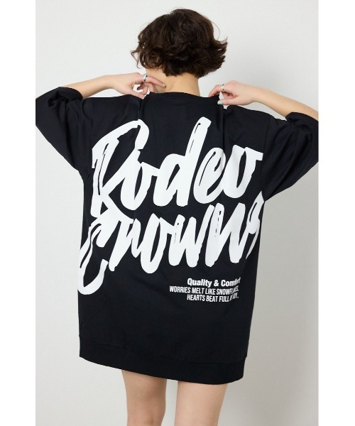 RODEO CROWNS WIDE BOWL（ロデオクラウンズワイドボウル）の「ペイントロゴハーフスリーブワンピース（ワンピース・レディース・オレンジ系その他/ブラック/グレー×ホワイト/サックスブルー・FREE）」の2枚目の写真