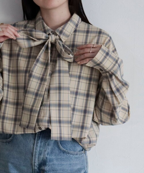fredy emue（フレディエミュ）の「チェック柄ビッグボウタイブラウス（シャツ/ブラウス・レディース・グリーン系その他/ベージュ系その他/ピンク系その他・38）」の2枚目の写真