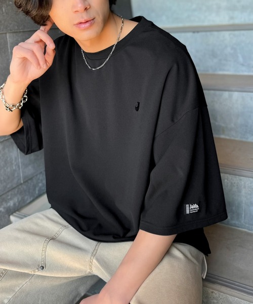 Java（ジャバ）の「《JaVaジャバコラボ》【接触冷感・UVカット機能付き】シャリ生地で夏も快適！胸刺繍 梨地カットジョーゼットTシャツ（オーバーサイズ）（Tシャツ/カットソー・メンズ・ブラック/グレイッシュベージュ/ブルー/チャコールグレー/ホワイト・LARGE/MEDIUM/SMALL）」の17枚目の写真