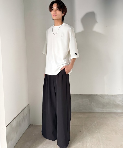 Java（ジャバ）の「《JaVaジャバコラボ》【接触冷感・UVカット機能付き】シャリ生地で夏も快適！胸刺繍 梨地カットジョーゼットTシャツ（オーバーサイズ）（Tシャツ/カットソー・メンズ・ブラック/グレイッシュベージュ/ブルー/チャコールグレー/ホワイト・LARGE/MEDIUM/SMALL）」の13枚目の写真
