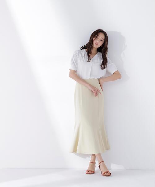 NATURAL BEAUTY BASIC(ナチュラルビューティーベーシック)の「◇メタルポイントVネックブラウス(シャツ/ブラウス・レディース・ラベンダー/ネイビー/オフホワイト・SMALL/MEDIUM)」の5枚目の写真