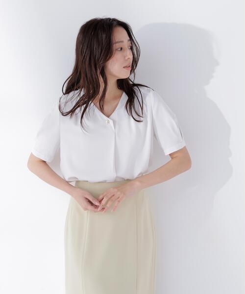 NATURAL BEAUTY BASIC(ナチュラルビューティーベーシック)の「◇メタルポイントVネックブラウス(シャツ/ブラウス・レディース・ラベンダー/ネイビー/オフホワイト・SMALL/MEDIUM)」の10枚目の写真
