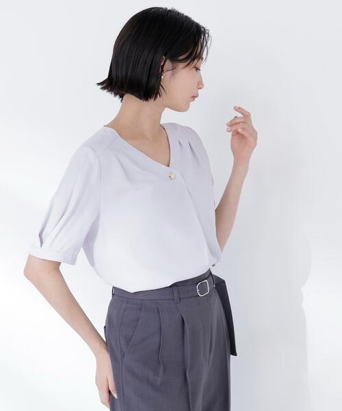 NATURAL BEAUTY BASIC(ナチュラルビューティーベーシック)の「◇メタルポイントVネックブラウス(シャツ/ブラウス・レディース・ラベンダー/ネイビー/オフホワイト・SMALL/MEDIUM)」の17枚目の写真