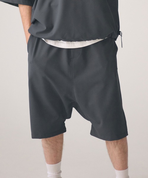 ADAM PATEK(アダムパテック)の「mp14759-ripple sarouel short pants サルエルショートパンツ(AP2618031)(その他パンツ・メンズ・ブラック/グレー・2/1)」の2枚目の写真
