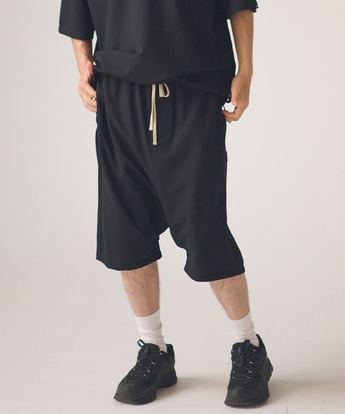 ADAM PATEK(アダムパテック)の「mp14759-ripple sarouel short pants サルエルショートパンツ(AP2618031)(その他パンツ・メンズ・ブラック/グレー・2/1)」の1枚目の写真