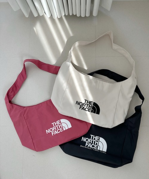 THE NORTH FACE(ザノースフェイス)の「◇THE NORTH FACE◇ WHITE LABEL 正規品/ビッグ ロゴ ショルダー バッグ BIG LOGO SHOULDER BAG(ショルダーバッグ・レディース・ピンク/クリーム/ダークグレー・FREE)」の19枚目の写真