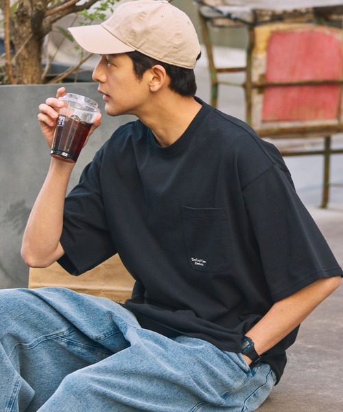 THE CRAFT CREW PRODUCTS(ザクラフトクループロダクツ)の「<UVカット・汗ジミ防止>ファンクショナルファブリック オーバーサイズ 半袖 ポケットTシャツ【THE CRAFT CREW PRODUCTS】(Tシャツ/カットソー・メンズ・アッシュグレー/ネイビー/ライトカーキ/オフホワイト/ダークグレー/ブラウン系/グレイッシュベージュ/ブラック・L/S/M)」の2枚目の写真