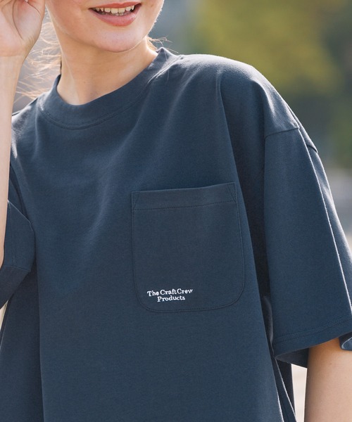 THE CRAFT CREW PRODUCTS(ザクラフトクループロダクツ)の「<UVカット・汗ジミ防止>ファンクショナルファブリック オーバーサイズ 半袖 ポケットTシャツ【THE CRAFT CREW PRODUCTS】(Tシャツ/カットソー・メンズ・アッシュグレー/ネイビー/ライトカーキ/オフホワイト/ダークグレー/ブラウン系/グレイッシュベージュ/ブラック・L/S/M)」の10枚目の写真