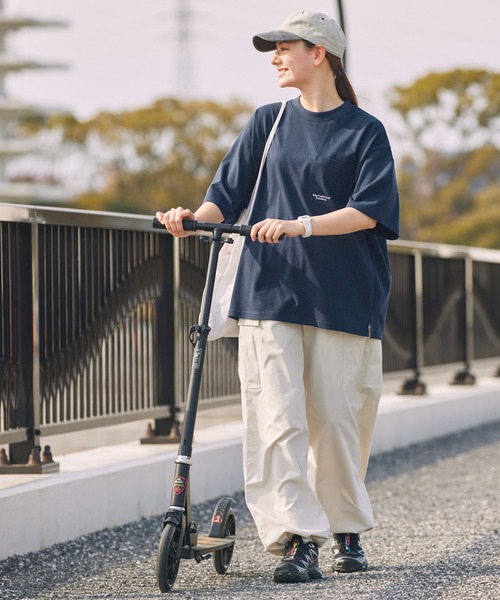 THE CRAFT CREW PRODUCTS(ザクラフトクループロダクツ)の「<UVカット・汗ジミ防止>ファンクショナルファブリック オーバーサイズ 半袖 ポケットTシャツ【THE CRAFT CREW PRODUCTS】(Tシャツ/カットソー・メンズ・アッシュグレー/ネイビー/ライトカーキ/オフホワイト/ダークグレー/ブラウン系/グレイッシュベージュ/ブラック・L/S/M)」の12枚目の写真