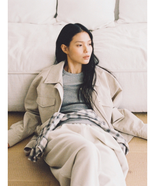UNNOUT(アナウト)の「DELICATE SCOOP NECK SLEEVELESS SHIRT GREY(Tシャツ/カットソー・レディース・その他・ONE SIZE)」の3枚目の写真