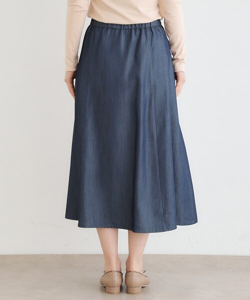 LAURA ASHLEY(ローラアシュレイ)の「【定番人気!脇ファスナーあり/ウエストゴム】セルロース デニムスカート(スカート・レディース・ライトブルー/ネイビー・38/40)」の13枚目の写真