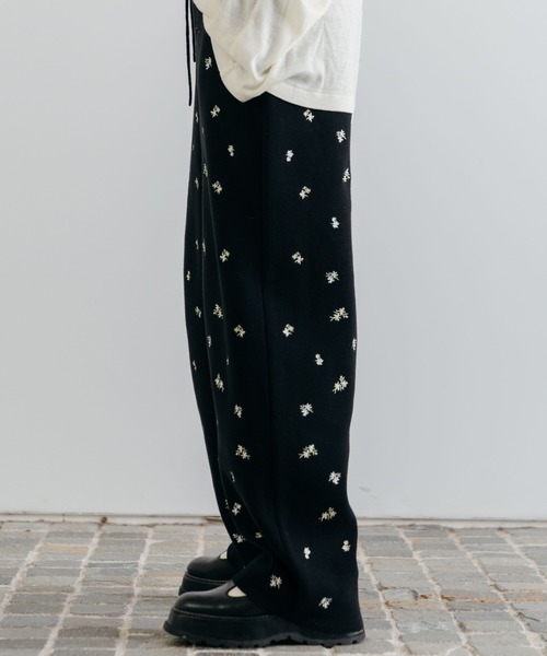 CREDONA（クレドナ）の「FLOWER EMBROIDERY KNIT PANTS/フラワーエンブロイダリーニットパンツ（その他パンツ・レディース・ブラック/グレー・FREE）」の16枚目の写真