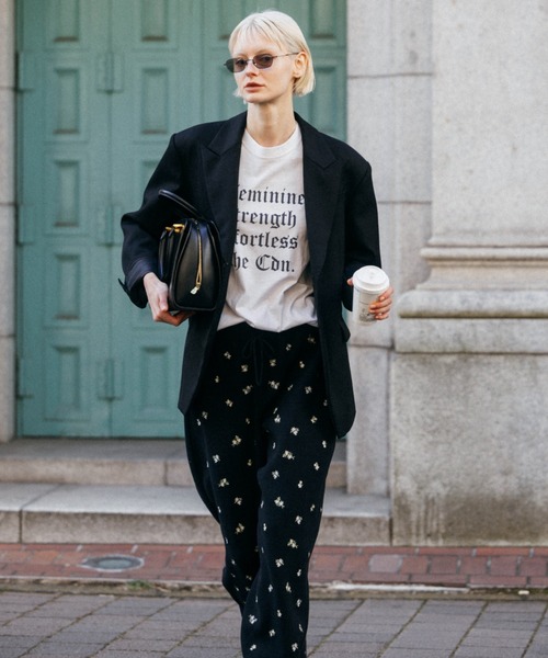 CREDONA（クレドナ）の「FLOWER EMBROIDERY KNIT PANTS/フラワーエンブロイダリーニットパンツ（その他パンツ・レディース・ブラック/グレー・FREE）」の6枚目の写真