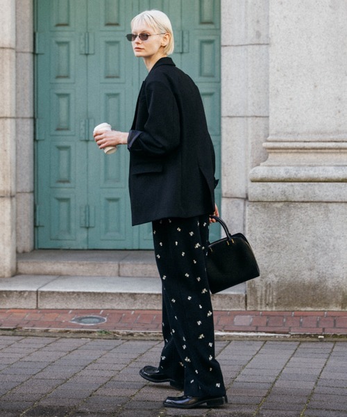 CREDONA（クレドナ）の「FLOWER EMBROIDERY KNIT PANTS/フラワーエンブロイダリーニットパンツ（その他パンツ・レディース・ブラック/グレー・FREE）」の7枚目の写真