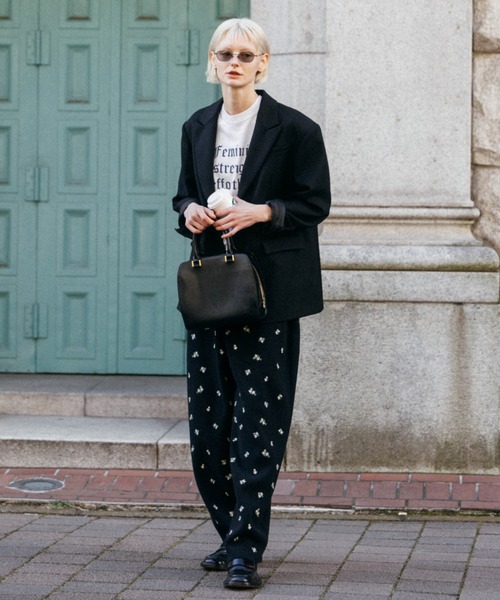 CREDONA（クレドナ）の「FLOWER EMBROIDERY KNIT PANTS/フラワーエンブロイダリーニットパンツ（その他パンツ・レディース・ブラック/グレー・FREE）」の5枚目の写真