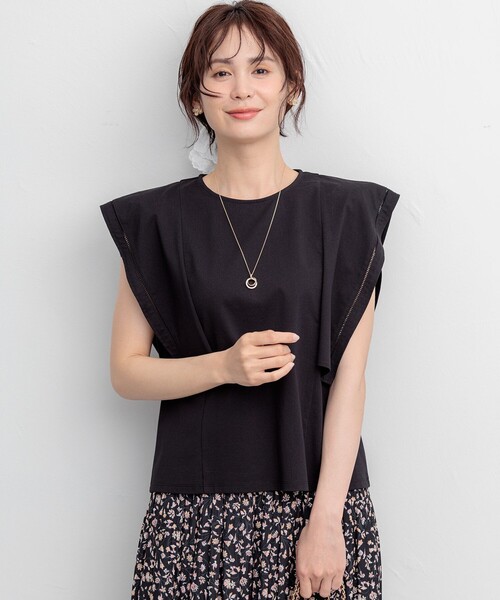 組曲(クミキョク)の「プレーティング天竺 フレアスリーブカットソー(Tシャツ/カットソー・レディース・ホワイト系/ライトグレー系/ブラック系・2/3)」の13枚目の写真