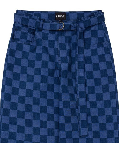 AJOBYAJO（アジョバイアジョ）の「Checkerboard Denim Pants [BLUE]（デニムパンツ・レディース・その他・LARGE/X-LARGE）」の2枚目の写真
