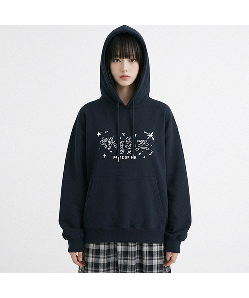 RANDOMOFF（ランダムオフ）の「CLOUDY OFF OVER FIT HOODIE (3color)（パーカー・レディース・ネイビー/ホワイト/ブラック・SMALL/MEDIUM/LARGE/X-LARGE）」の3枚目の写真