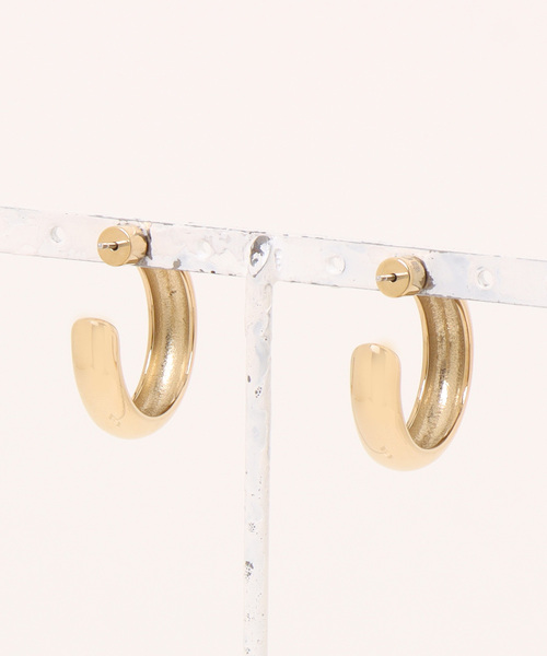 JENNYBIRD（ジェニーバード）の「【JENNY BIRD/ジェニーバード】ミディアムフープ ピアス Staple Hoops - Medium（ピアス（両耳用）・レディース・シルバー/ゴールド・FREE）」の7枚目の写真