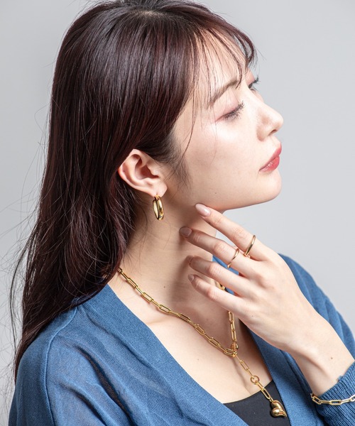 JENNYBIRD（ジェニーバード）の「【JENNY BIRD/ジェニーバード】ミディアムフープ ピアス Staple Hoops - Medium（ピアス（両耳用）・レディース・シルバー/ゴールド・FREE）」の11枚目の写真