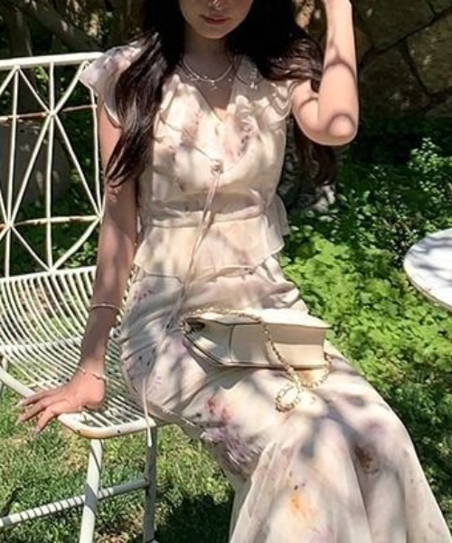 AMAJI(アマジ)の「フラワー フレアワンピース マーメイドシルエット(ワンピース・レディース・マルチ・X-LARGE/LARGE/MEDIUM/SMALL)」の4枚目の写真