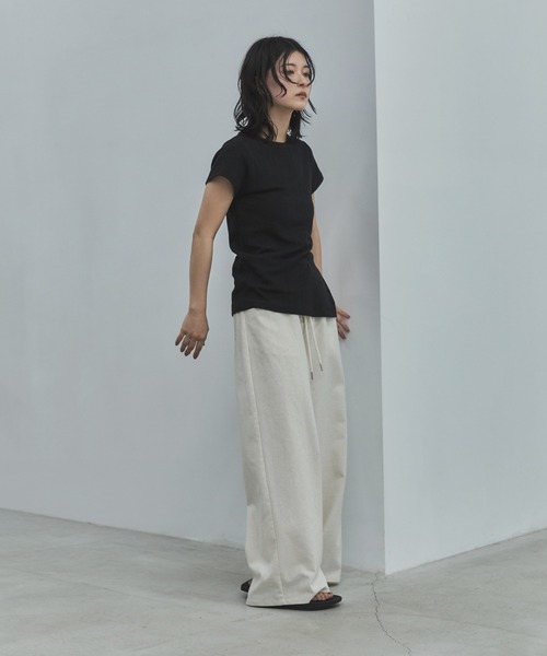 feepur(フェピュール)の「サイドボタンシアーリブTee(Tシャツ/カットソー・レディース・ブラック/アイボリー/ピンク・MEDIUM)」の7枚目の写真