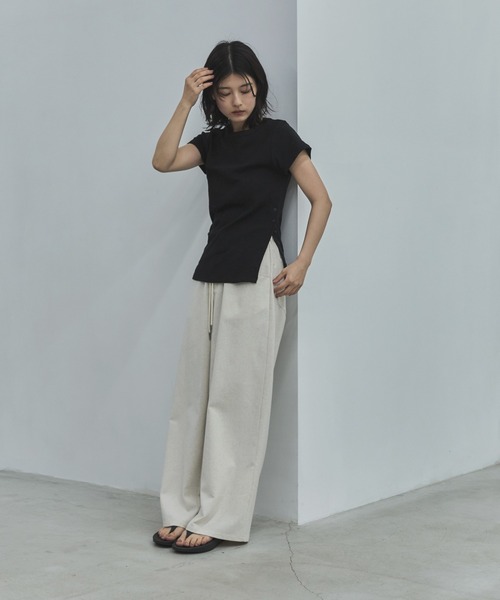feepur(フェピュール)の「サイドボタンシアーリブTee(Tシャツ/カットソー・レディース・ブラック/アイボリー/ピンク・MEDIUM)」の4枚目の写真