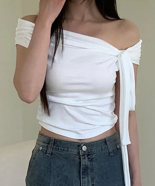ALTROSE（アルトローズ）の「【2026SS】2WAY リボンワンショル トップス（Tシャツ/カットソー・レディース・ホワイト/ブラック・FREE）」の2枚目の写真