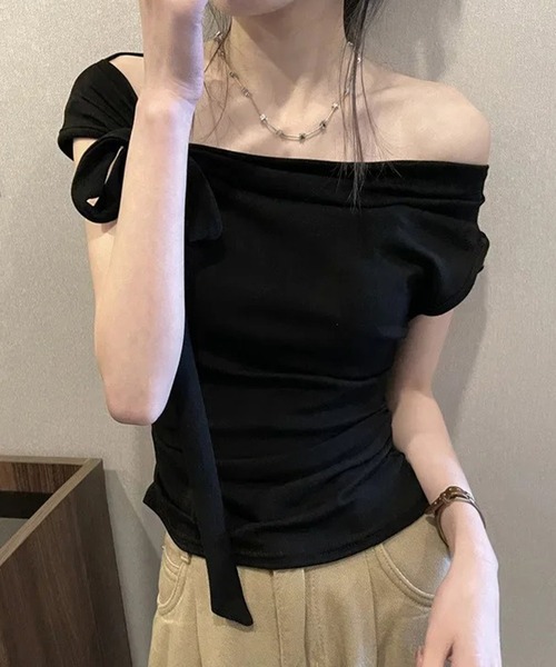 ALTROSE（アルトローズ）の「【2026SS】2WAY リボンワンショル トップス（Tシャツ/カットソー・レディース・ホワイト/ブラック・FREE）」の3枚目の写真
