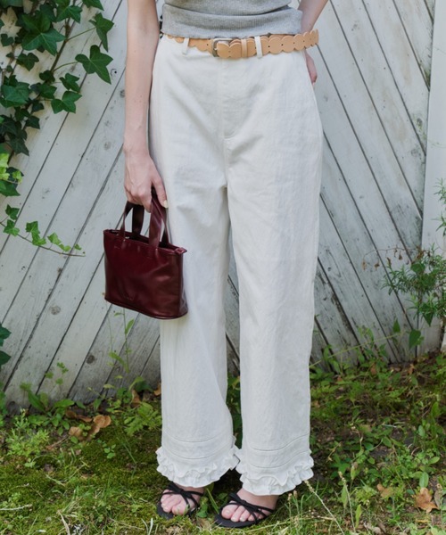 GIUNON(ジウノン)の「hem frill wide pants / ヘムフリルワイドパンツ(その他パンツ・レディース・ホワイト/ブラック・1/0)」の2枚目の写真